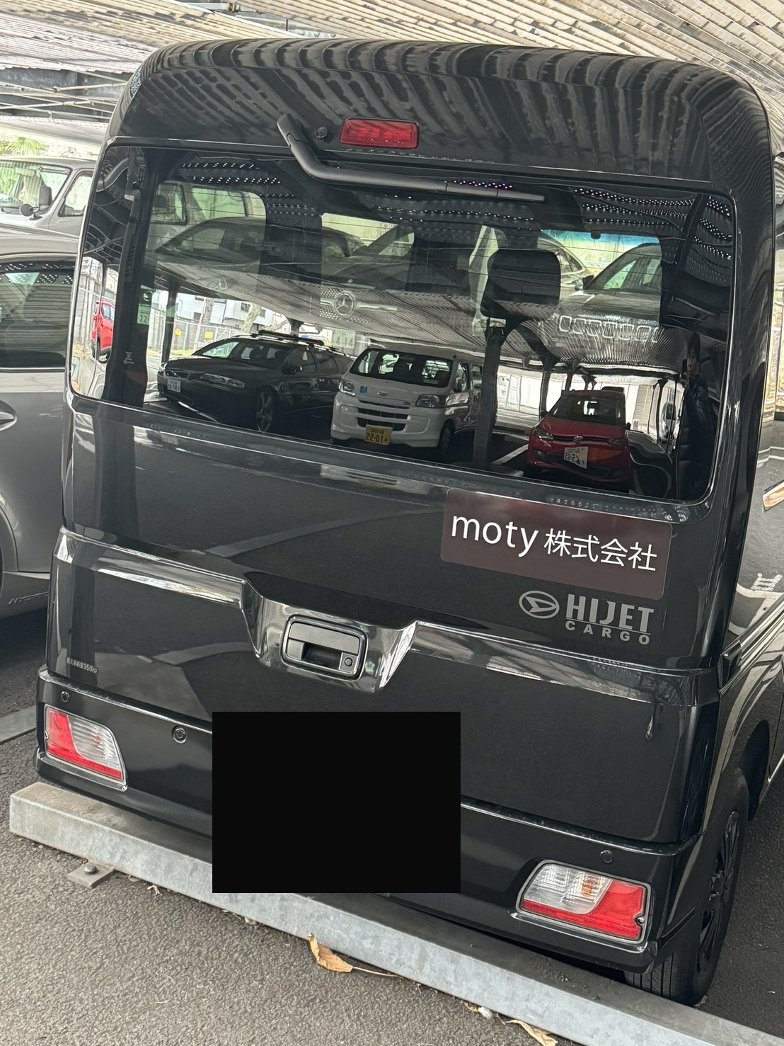 moty株式会社が保有する軽貨物配送車両（リア）